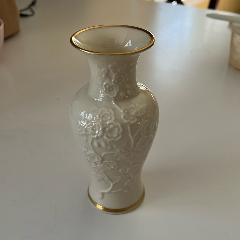 Lenox Ming blossom vase